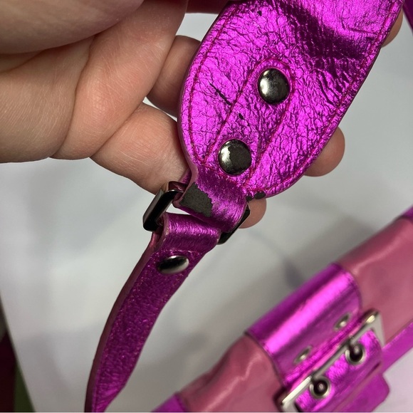 Wilsons Leather Maxima Y2K metallic pink shoulder bag - Picture 2 of 9